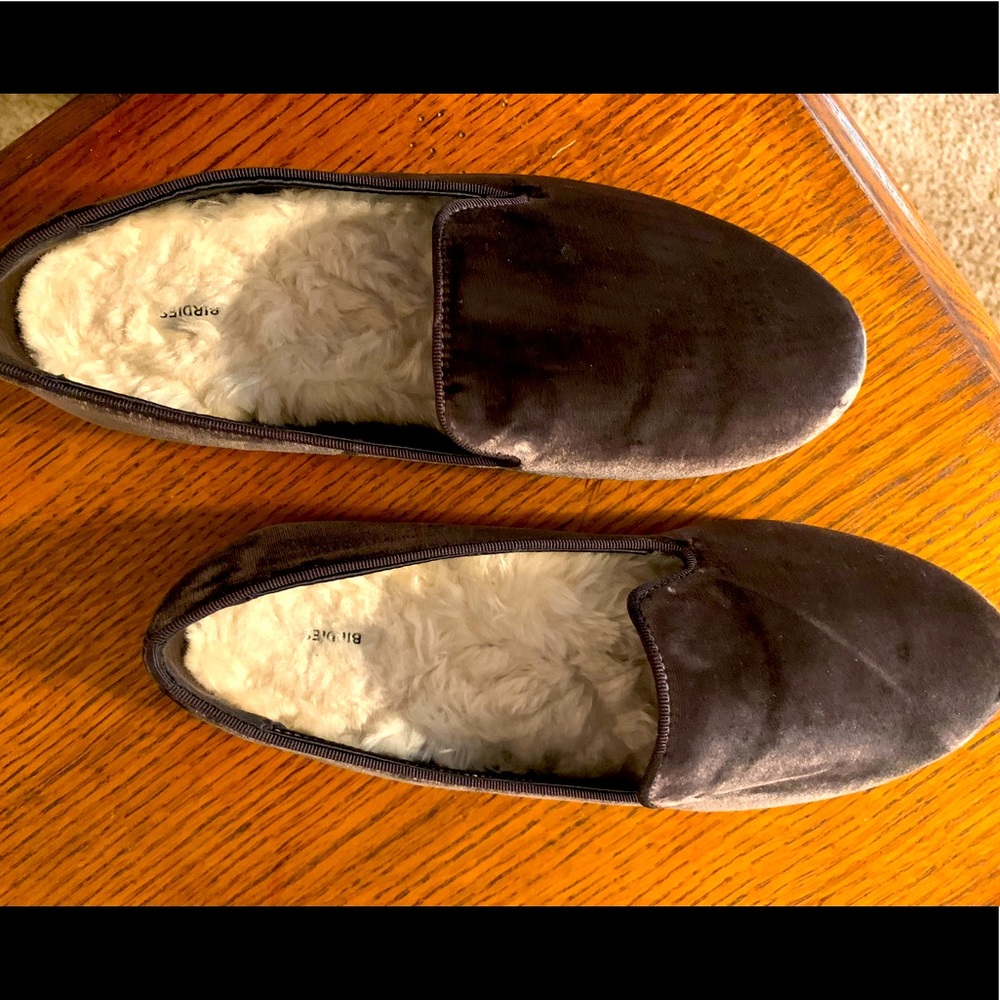 Birdies gray velvet slip-on shoes with soft Sherpa insoles. Size 9.